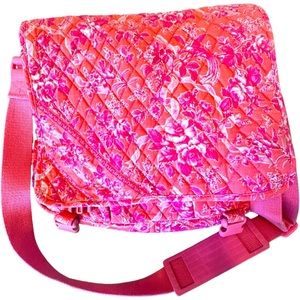 Vera Bradley laptop bag with colors of pink/orange good condition!